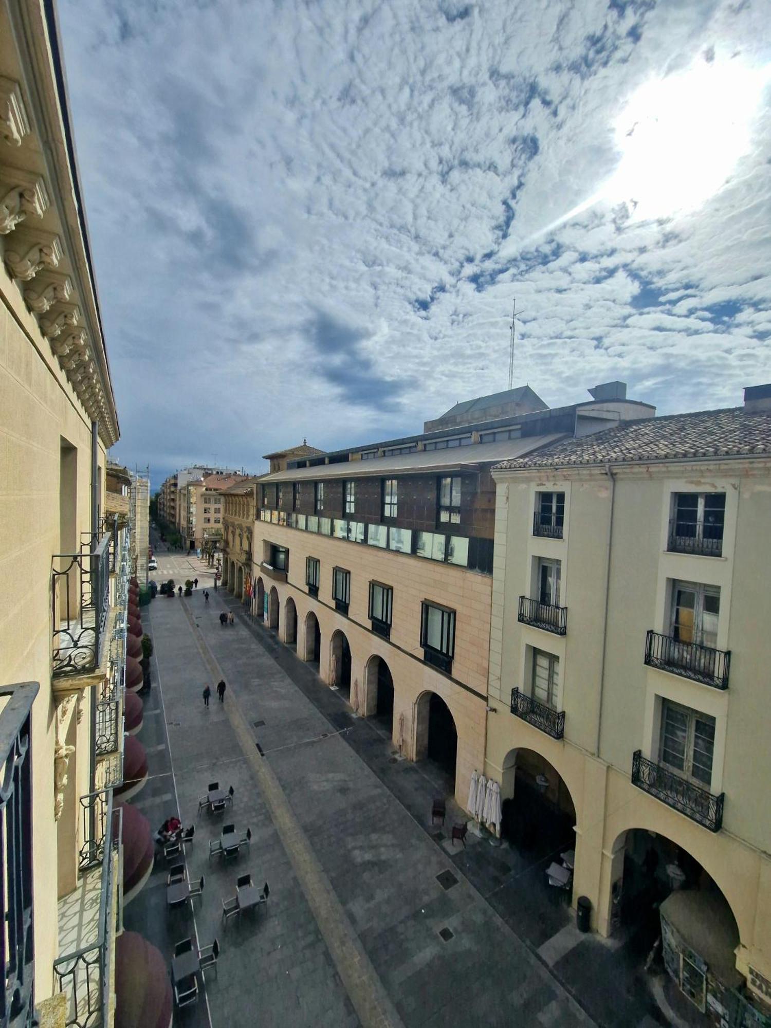 Hostal Rugaca Huesca Exterior photo